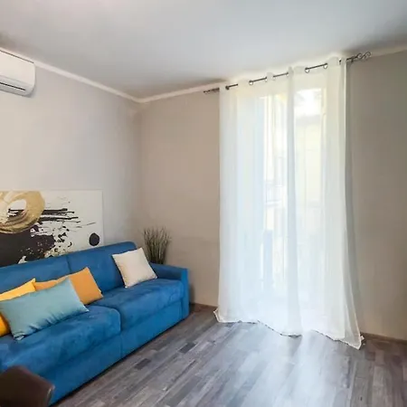 Residenza Santa Anastasia At Piazza Erbe Blu Charme With Lift And Ac Апартаменты