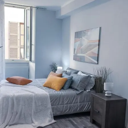 Апартаменты Residenza Santa Anastasia At Piazza Erbe Blu Charme With Lift And Ac *