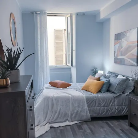 Residenza Santa Anastasia At Piazza Erbe Blu Charme With Lift And Ac Апартаменты Верона