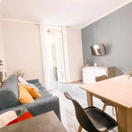 Residenza Santa Anastasia At Piazza Erbe Blu Charme With Lift And Ac Верона