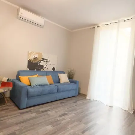 Апартаменты Residenza Santa Anastasia At Piazza Erbe Blu Charme With Lift And Ac