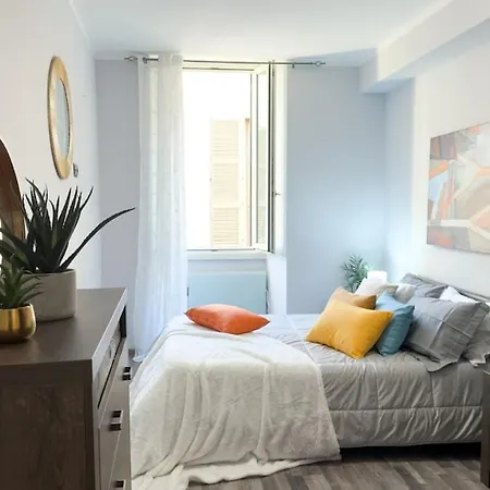Residenza Santa Anastasia At Piazza Erbe Blu Charme With Lift And Ac