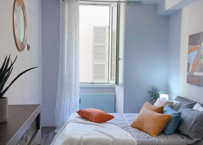 Apartment Residenza Santa Anastasia At Piazza Erbe Blu Charme With Lift And Ac *