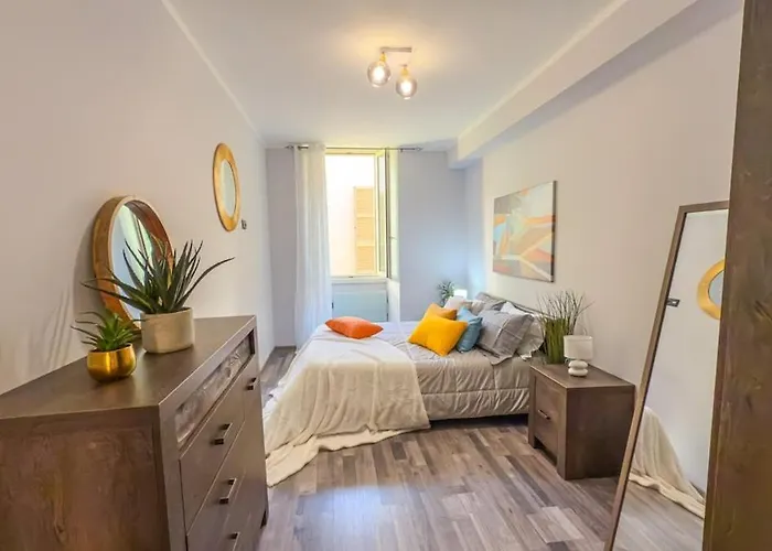 Apartment Residenza Santa Anastasia At Piazza Erbe Blu Charme With Lift And Ac