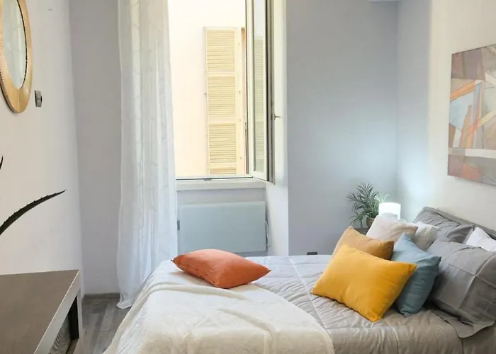 Apartment Residenza Santa Anastasia At Piazza Erbe Blu Charme With Lift And Ac Verona