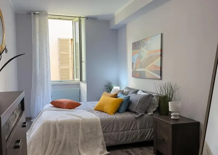 Residenza Santa Anastasia At Piazza Erbe Blu Charme With Lift And Ac Apartment Verona